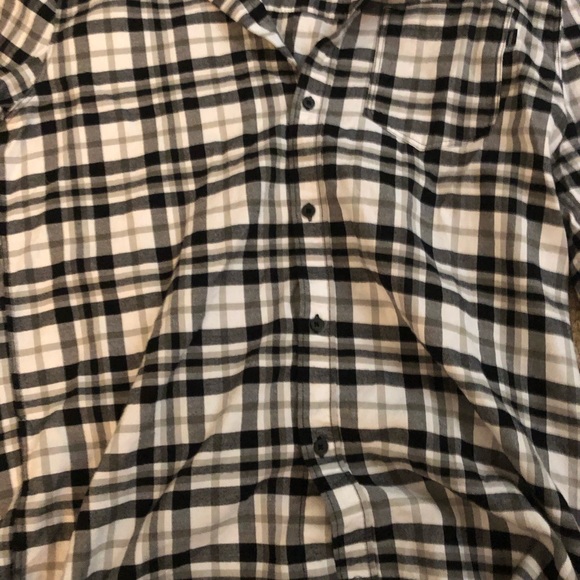 Very comfortable button down shirt - Picture 2 of 4